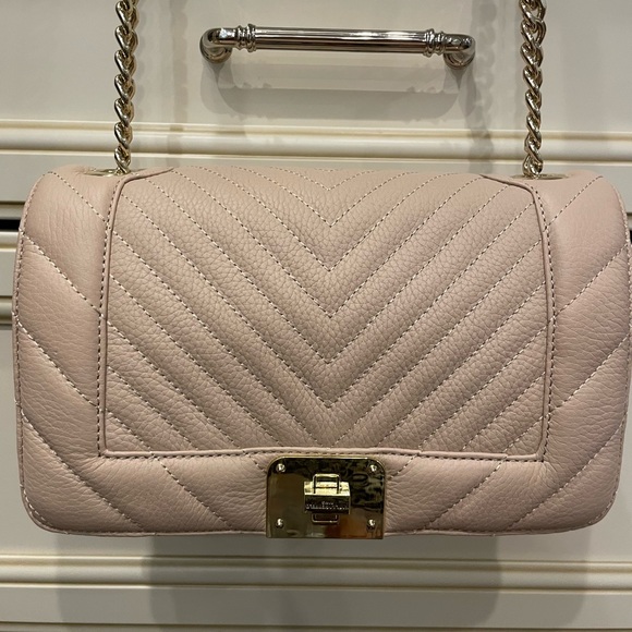 NEW. Karl Lagerfield Nude shoulder bag with gold chain strap. - Picture 2 of 6